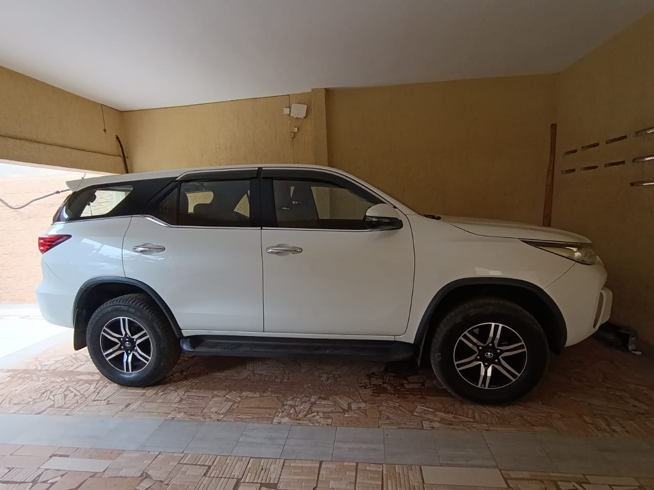Toyota RAV4 / Hyundai Tucson à louer Lomé